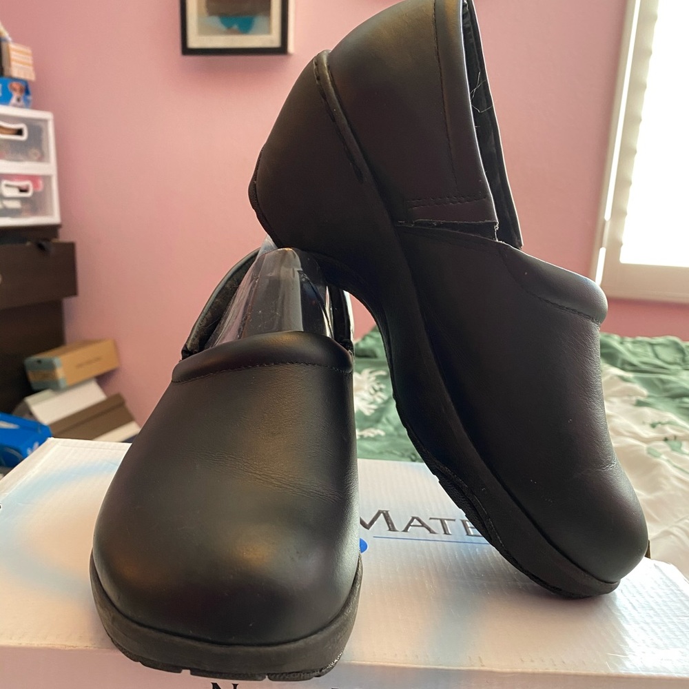 Nurse Mates Bryar Close heeled clog